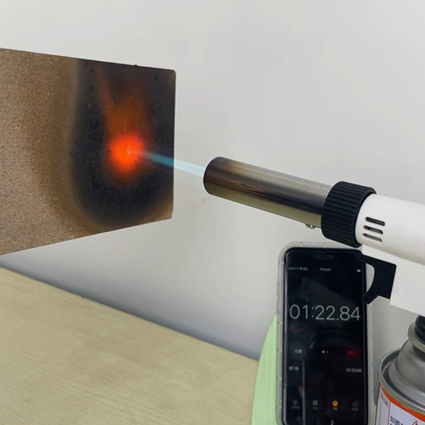 喷火枪1500摄氏度燃烧测试